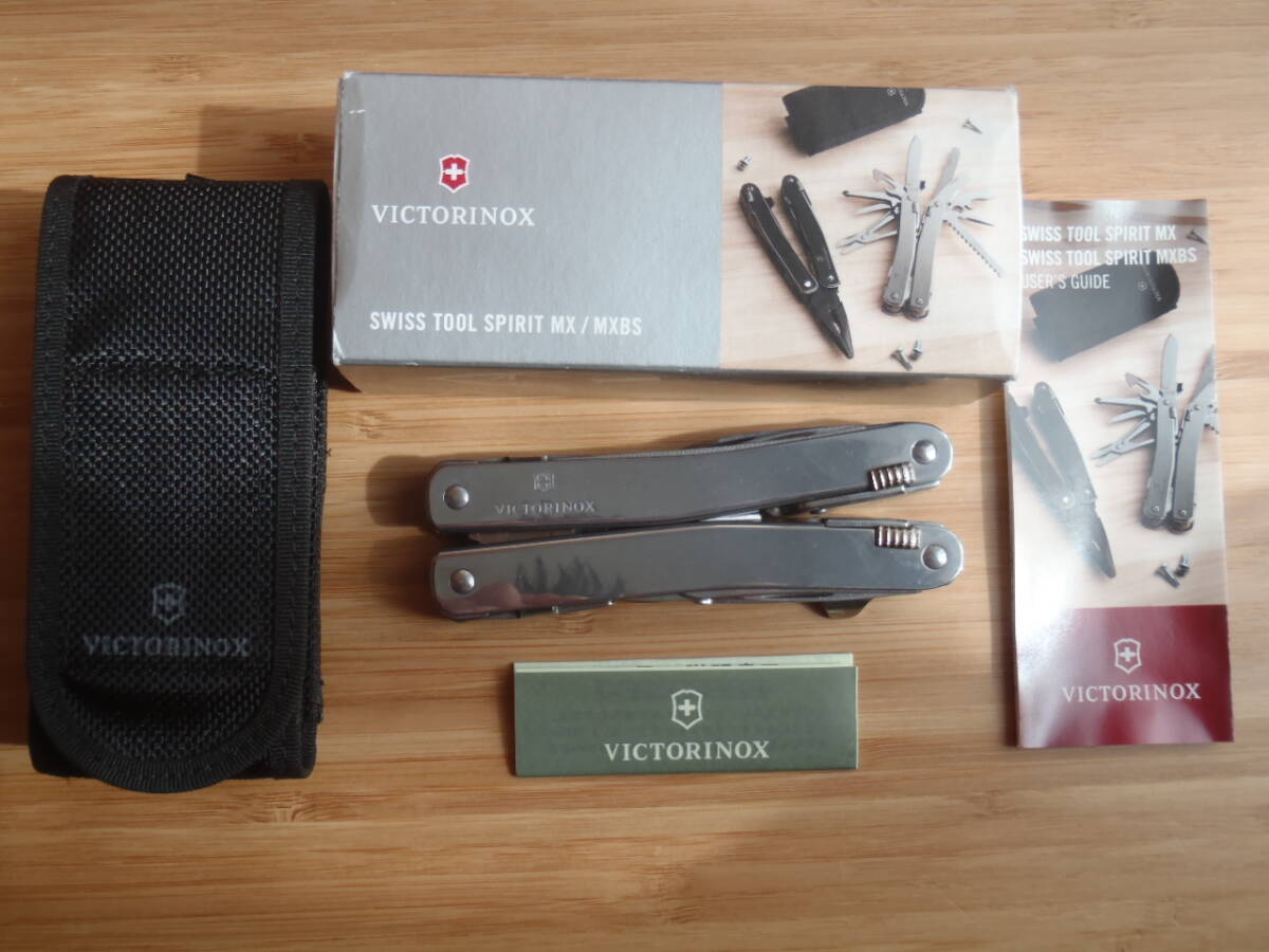 ●新品　VICTORINOX ビクトリノックス スイスツール スピリット MXケース付き 多機能 ナイフ スイス製 マルチツール 3.0224.MN_画像1