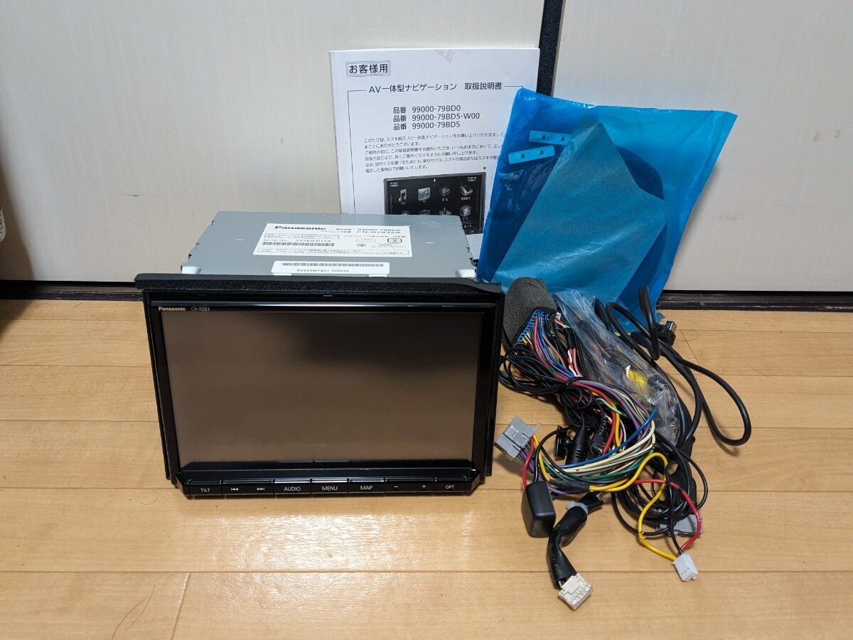 Panasonic CN-RZ83 スズキ純正 8インチ ナビ_画像1