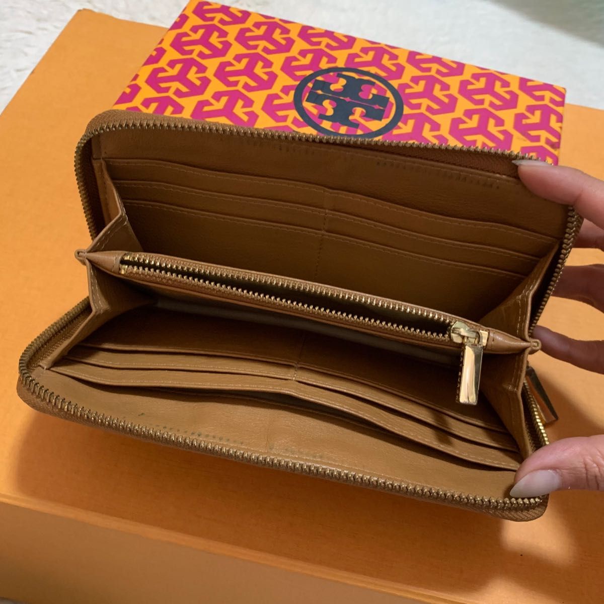 Tory Burch・トリーバーチ：長財布 小銭入れ レディース コインケース キーケース 財布 ラウンドファスナー セット売り