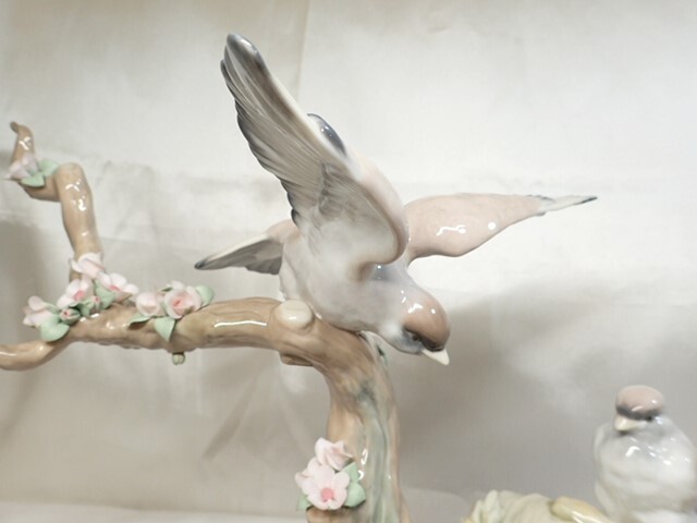 6320[TS]未使用♪限定作品/台座付 ◆LLADRO/リヤドロ◆フィギュリン No.1854 陶器の置物/SPRING'S NEW ARRIVALS/巣を見守る鳥 花_画像4