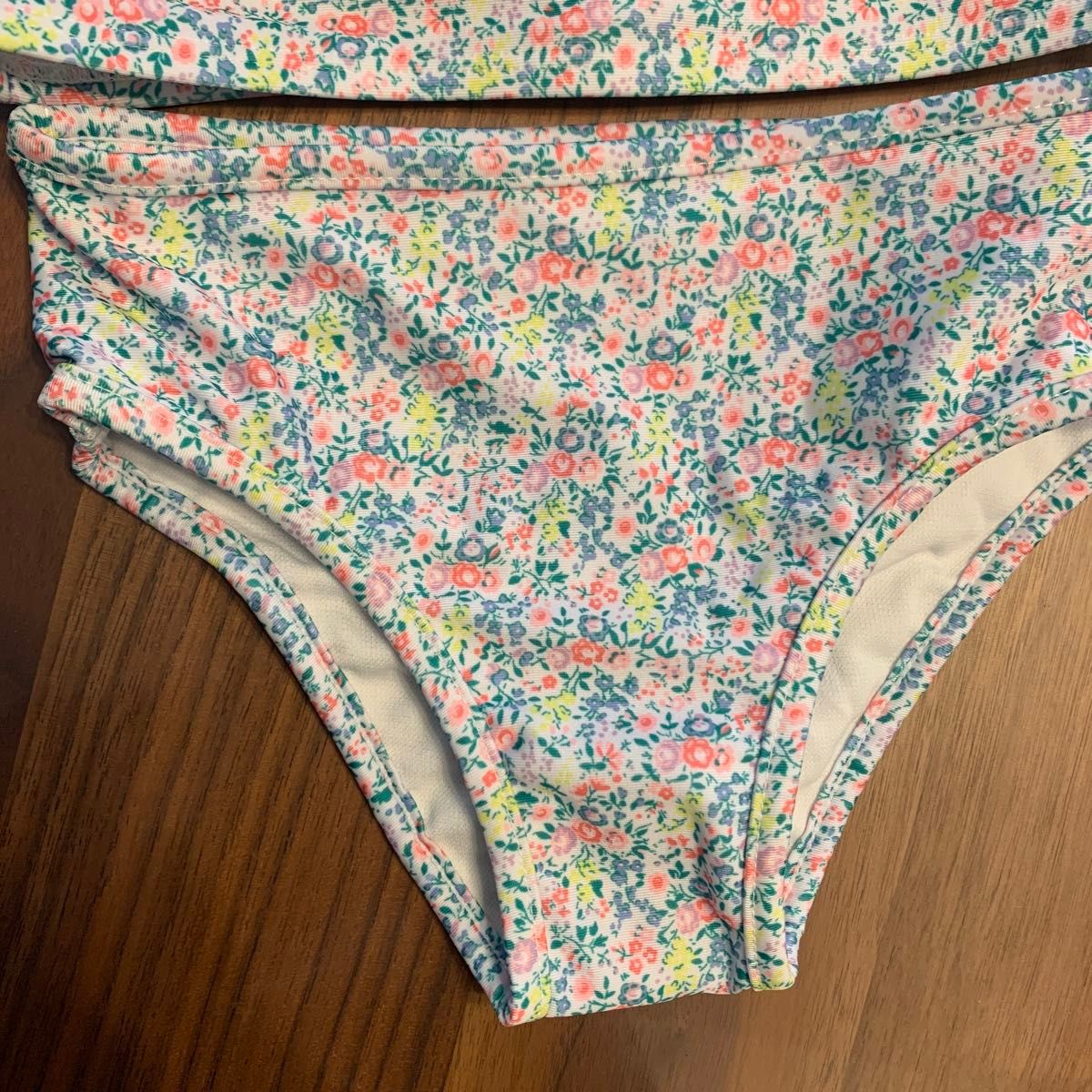 【新品】baby GAP ギャップ キッズ セパレート ビキニ 水着 タンキニ 花柄 スイムウェア 女の子 110cm