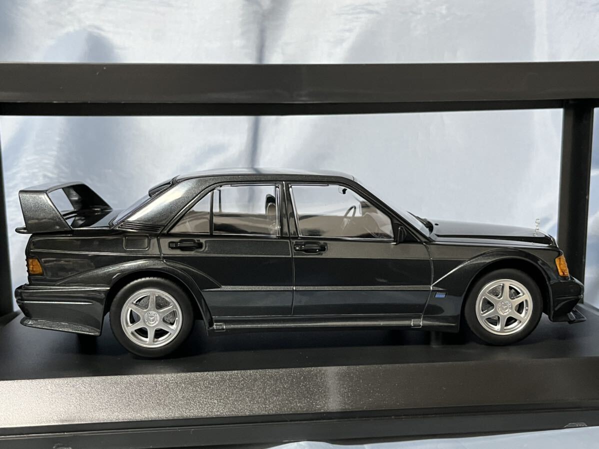  Minichamps производства Mercedes Benz 190E 2.5-16 EVO 2 (1990 год ) 1/18