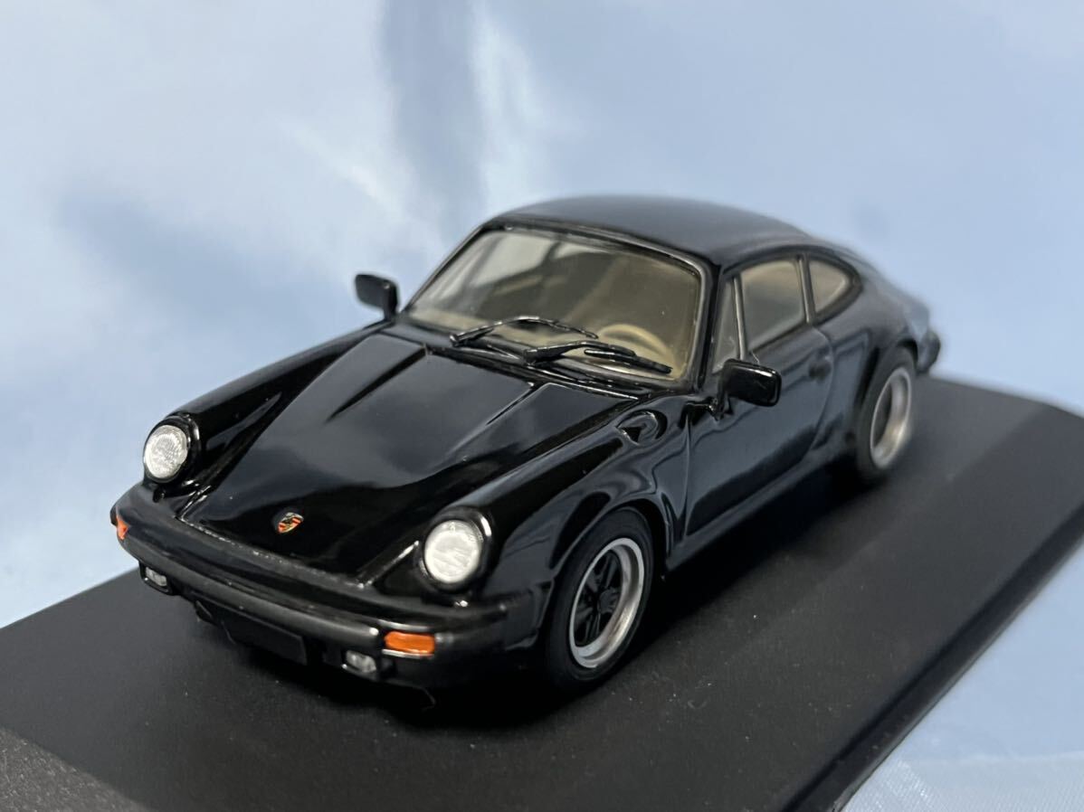 ミニチャンプス製　　ポルシェ　911 SC 黒　　1/43_画像2