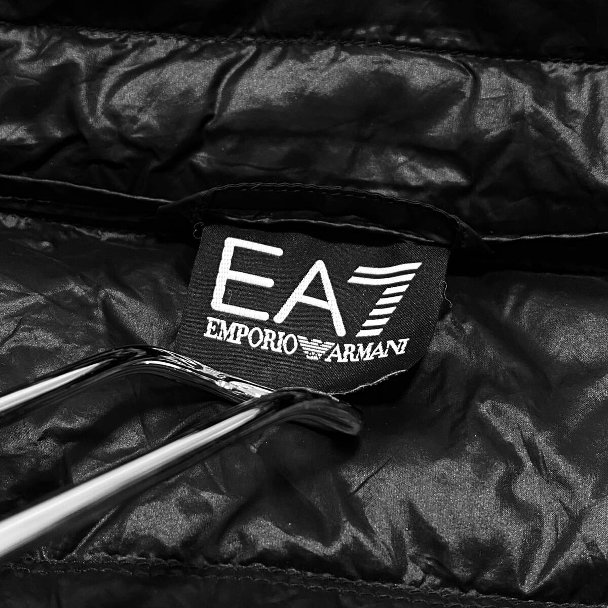 良品 EA7 EMPORIO ARMANI エンポリオアルマーニ 8NPQ01 ロゴ ダウンベスト 3XL 黒 メンズ ジョルジオアルマーニジャパン 正規品 24-0307_画像4