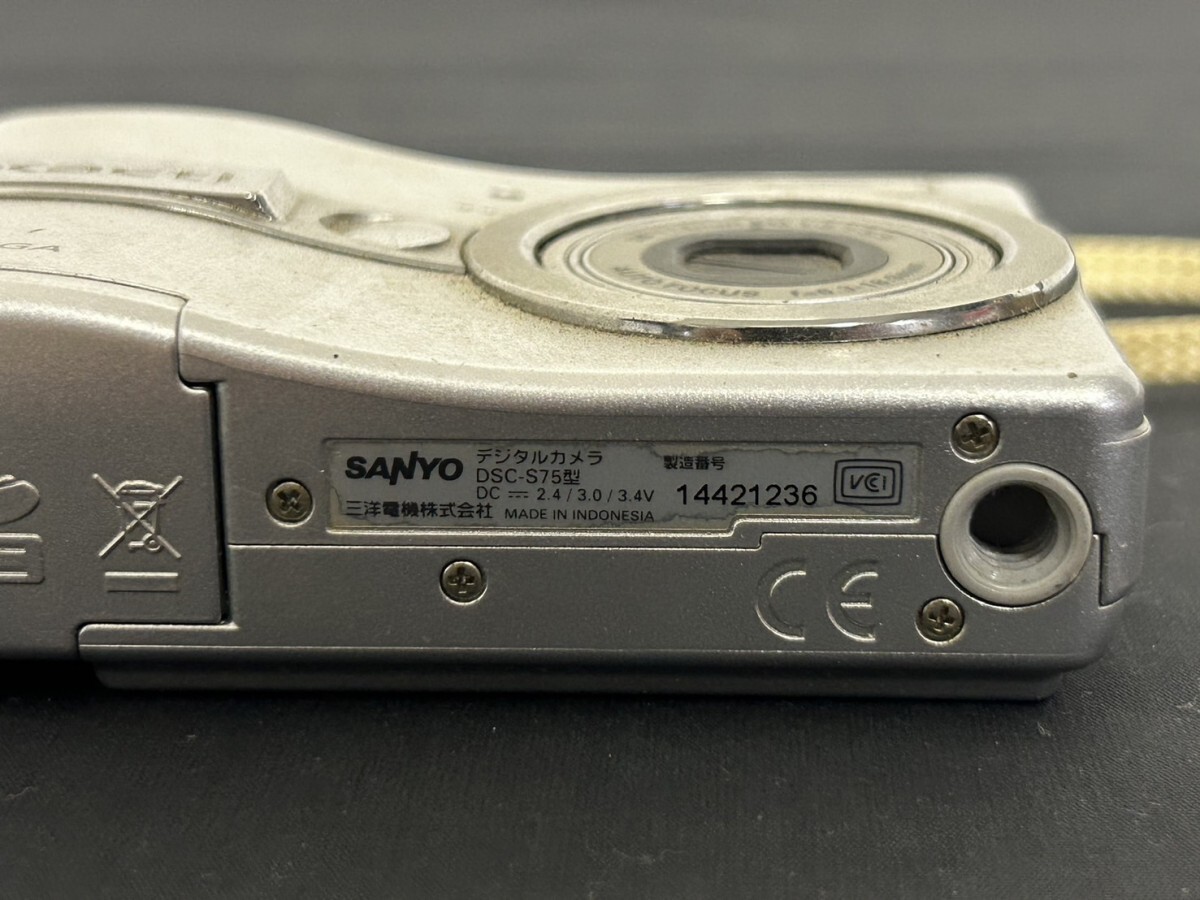 A3　SANYO　三洋　DSC-S75　コンパクトデジタルカメラ　Xacti　シルバーカラー　現状品_画像4