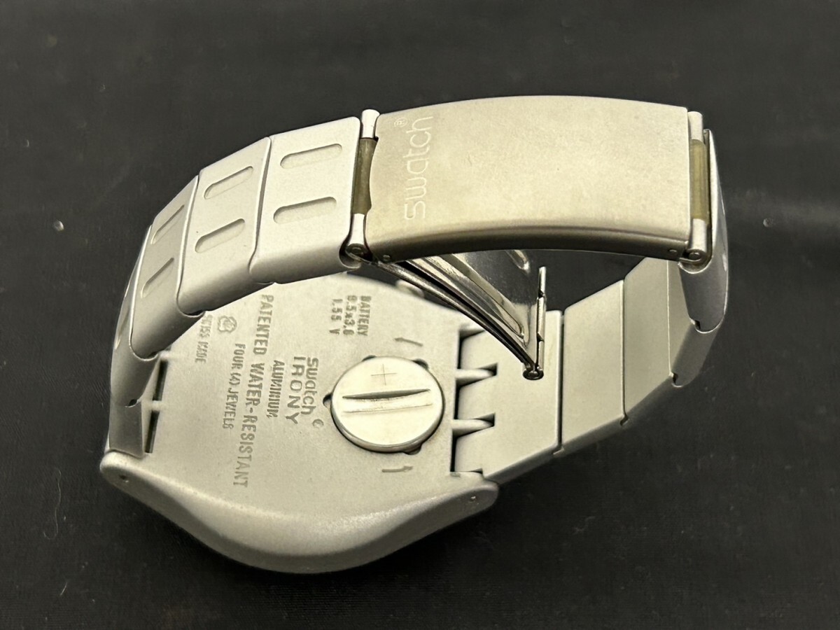 A1 SWATCH スウォッチ IRONY アイロニー アルミニウム クロノグラフ メンズ腕時計 ブランド腕時計 デイト パンダ 現状品の画像6