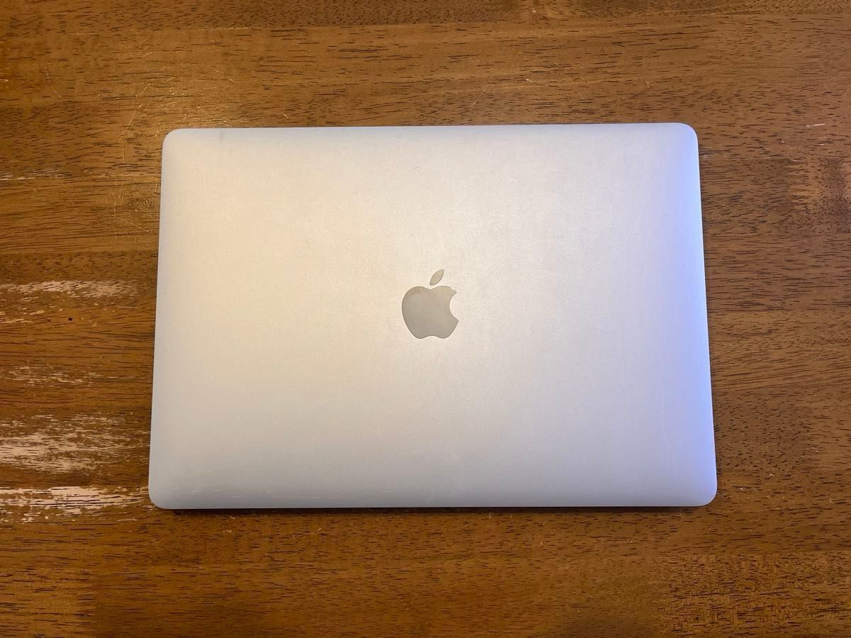 Apple MacBook Air 2020 シルバー 送料無料 256GB 充電器付 箱 Apple MacBook Air 2020 シルバー 送料無料 256GB 充電器付 箱
