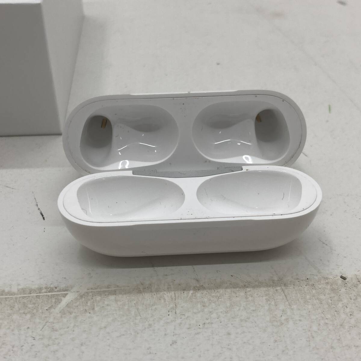 【1円～】AirPods Pro 第2世代 MagSafe充電ケース(USB-C)付き MTJV3J/A ワイヤレスイヤホン エアポッズ【中古品】の画像6