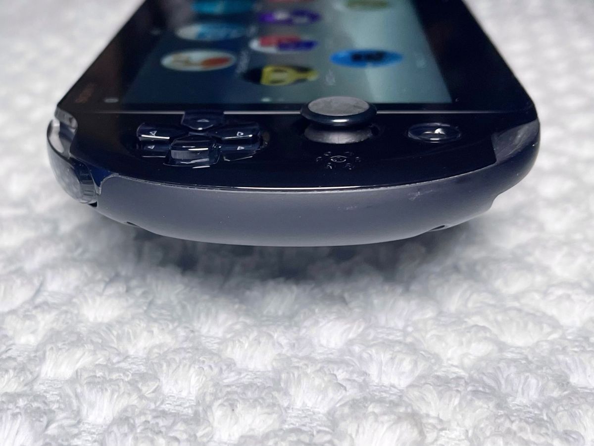 PlayStation Vita 2000 Wi-Fi ブラック 本体 美品