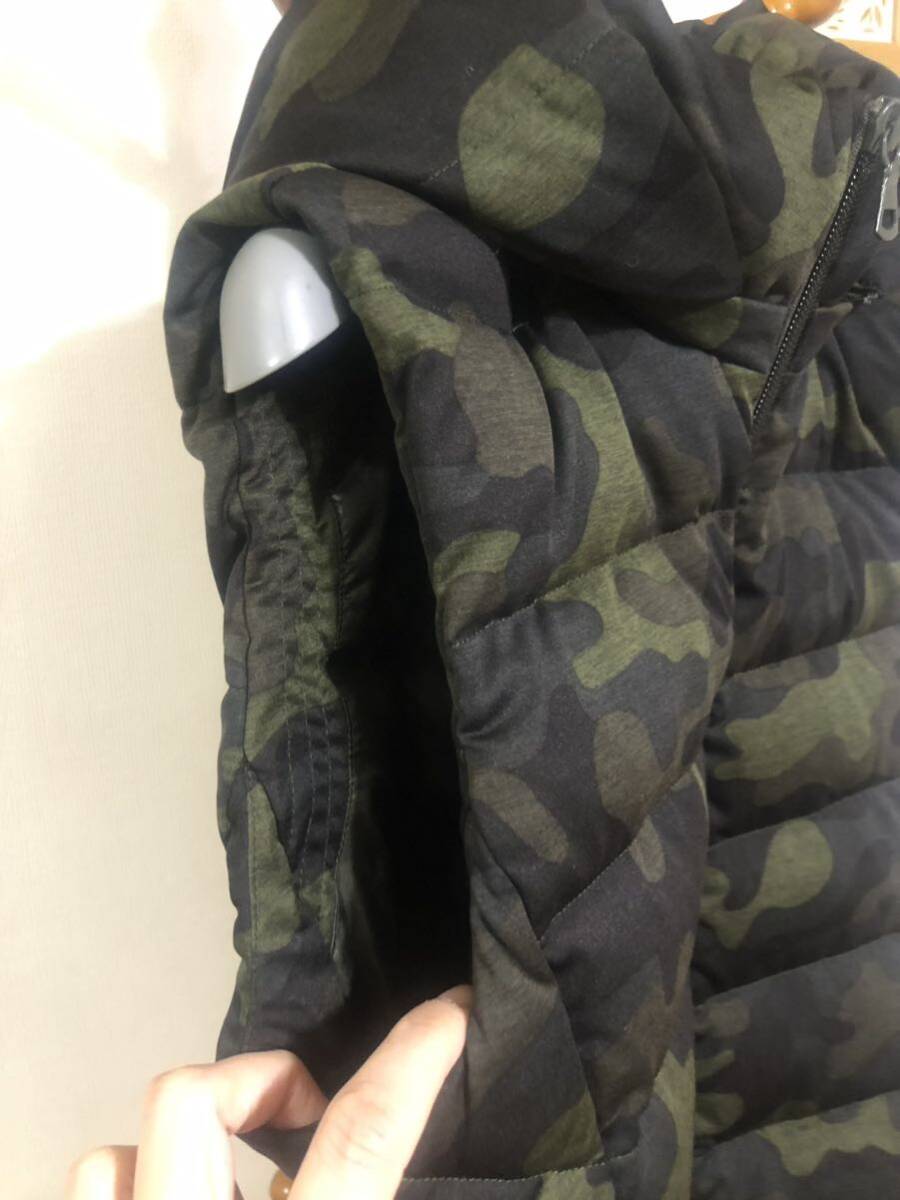 [ almost unused ] Uniqlo camouflage camouflage pattern down vest lady's S good-looking! khaki Army cotton inside the best hood 