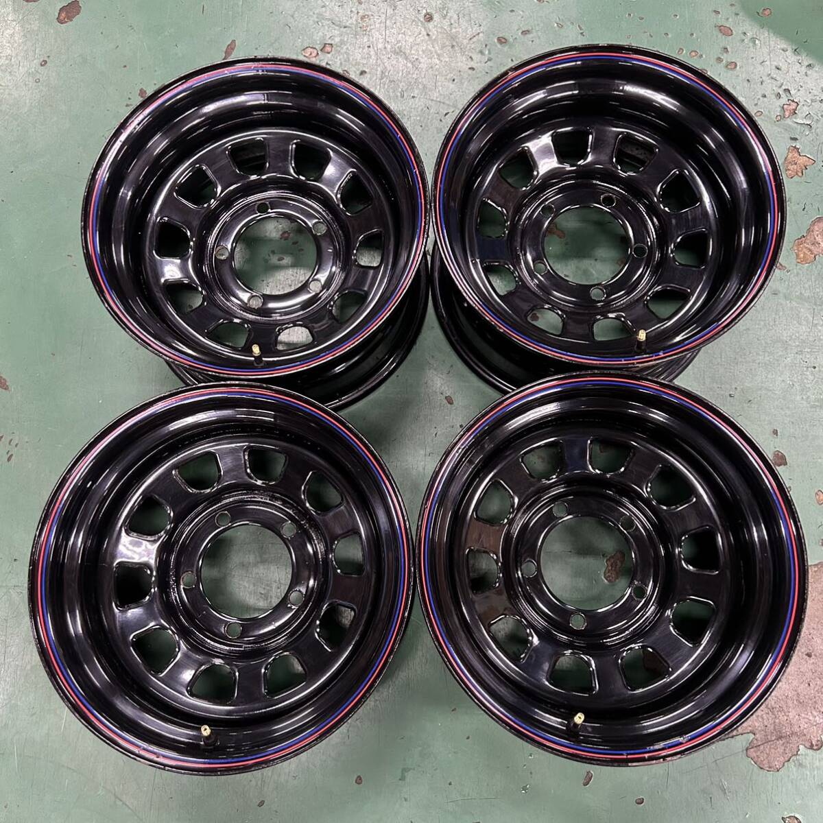 希少！中古ホイール15x8.0 5/139.7 -20デイトナブラック　シエラ、ダッジ等_画像1