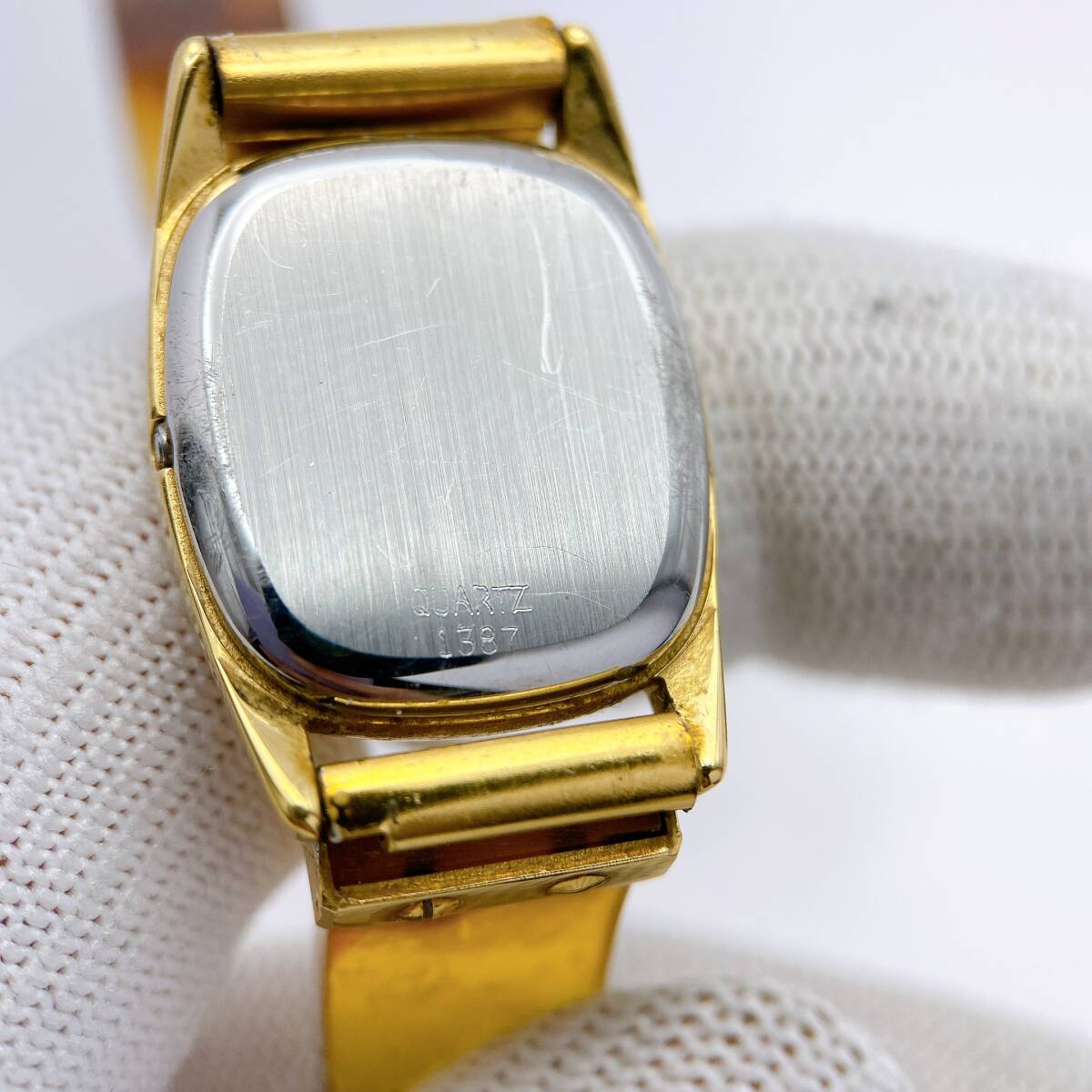 オメガ OMEGA デビル DEVILLE レディース 腕時計 クオーツ QZ ゴールド文字盤 プッシュリューズ 1387 レクタン 電池切れ ジャンクの画像7