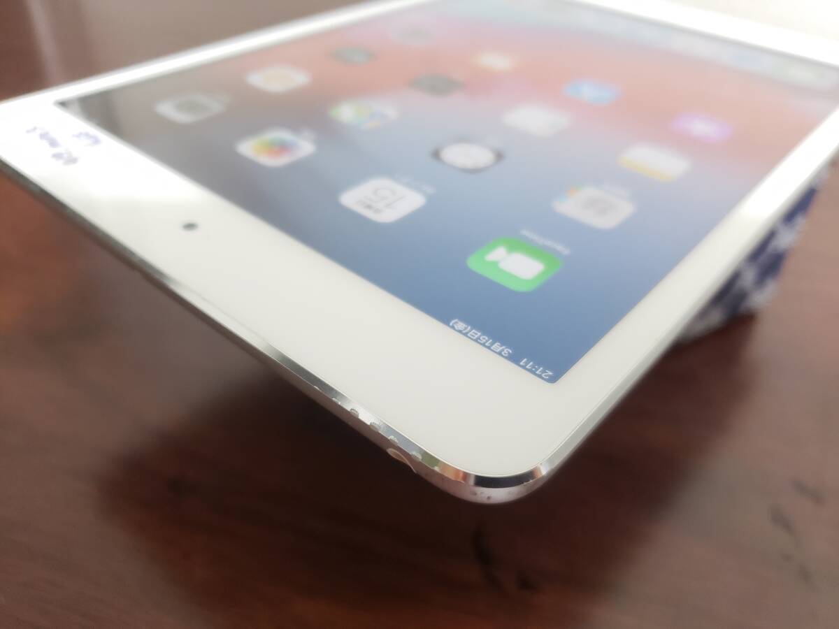 419 iPad mini 第 3 世代, 7.9 inch 16GB★Glod★バッテリー83％ A1599★MGNV2 J/A ★docomo★Apple・タブレットの画像7