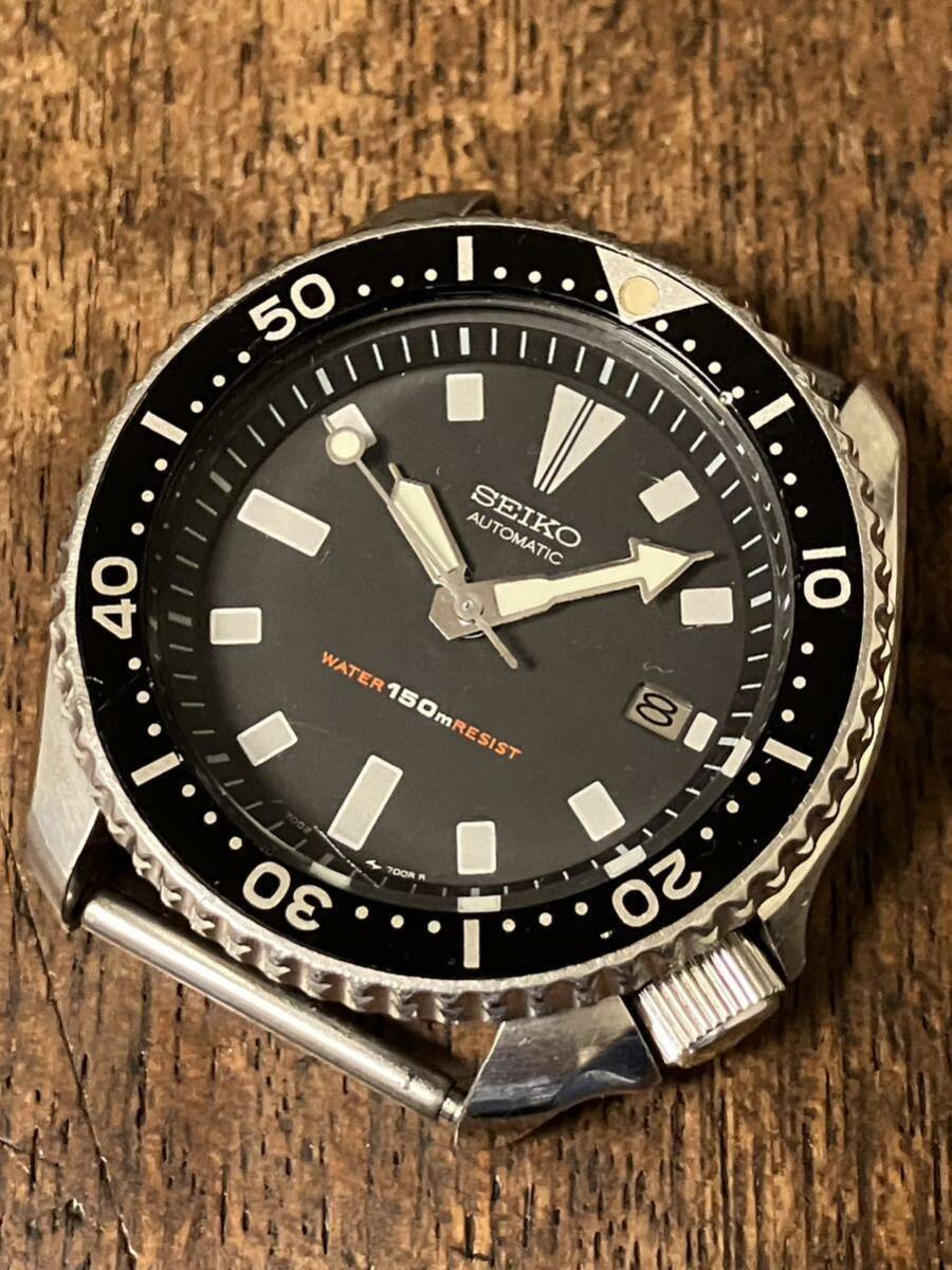 T03/122 SEIKO セイコー 自動巻き デイト 稼働品 AUTOMATIC オートマチック 腕時計 7002-7000 150ｍ 防水 ダイバーズ SCUBA DIVERSの画像1