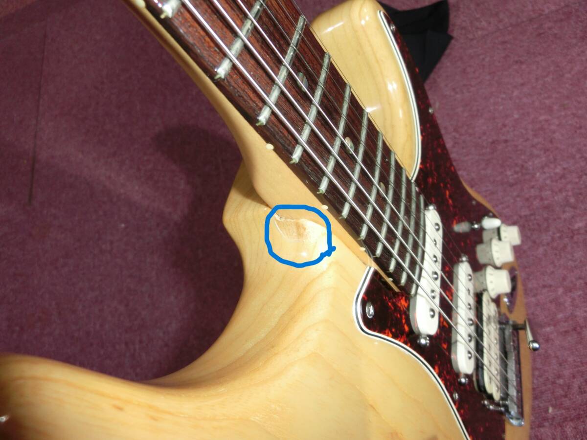Fender USA American Deluxe Stratocaster HSS アメリカン・デラックス 純正ハードケース付き_ネックジョイント上側塗装割れがあります