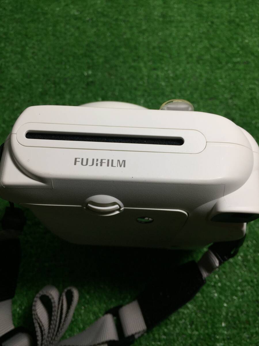 FUJIFILM フジフィルム チェキ ホワイト カメラ 写ルンです instax mini8 ハンドストラップ付 31-P_画像5