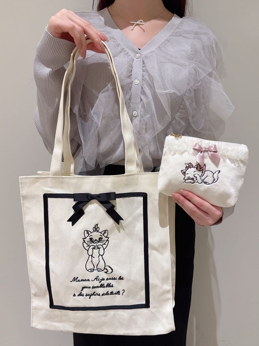 新品】Maison de FLEUR Disney Marie スクエアトートバッグ 黒 新品】Maison de FLEUR Disney Marie スクエアトートバッグ 黒