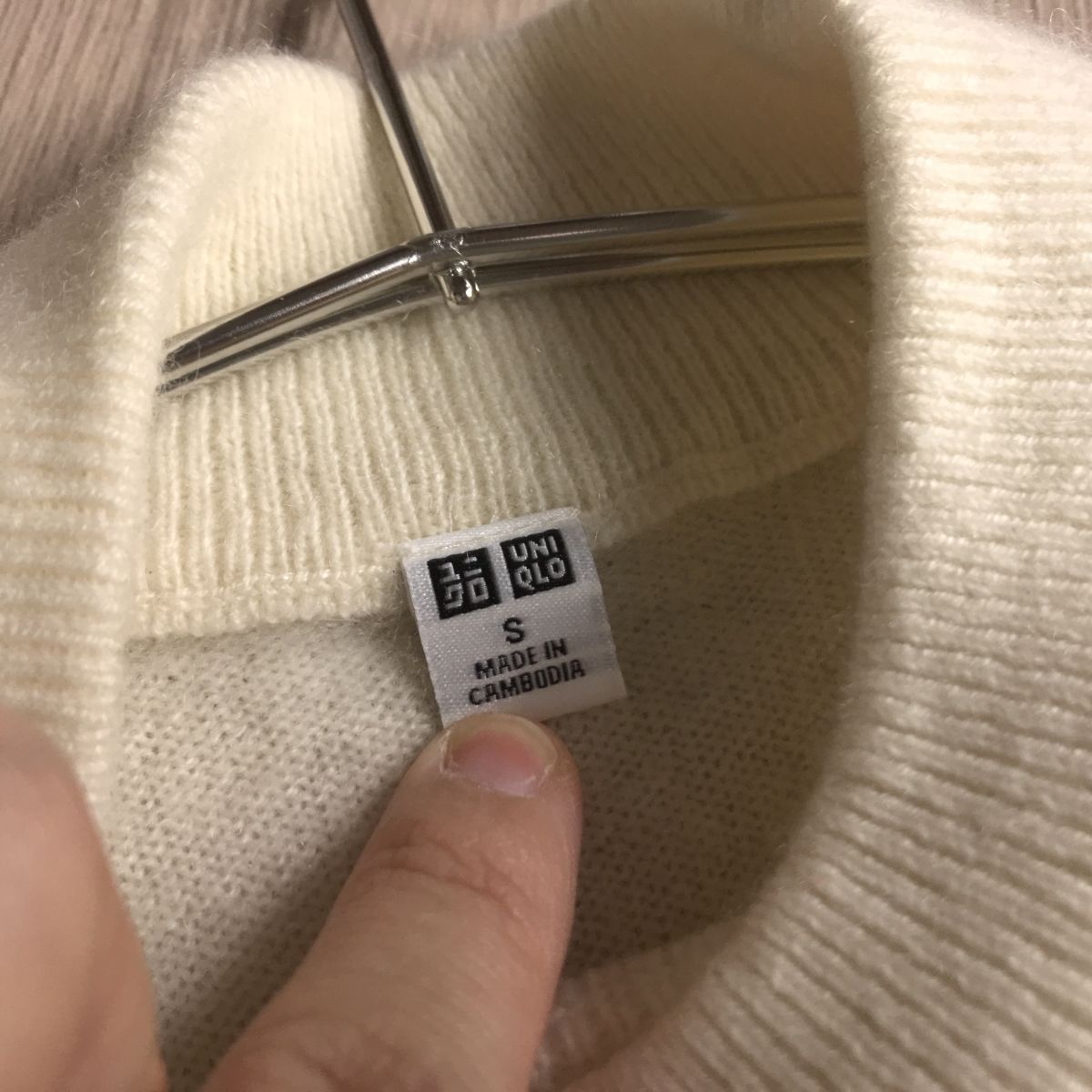 100円スタート○ UNIQLO ユニクロ　メンズサイズ　カシミヤ100% ニット　セーター_画像6