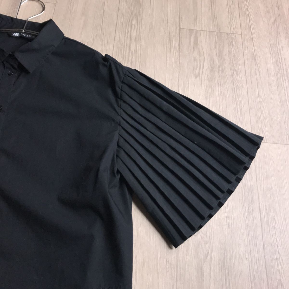 100円スタート◆ ZARA ザラ　プリーツ袖　ブラウス　黒_画像3