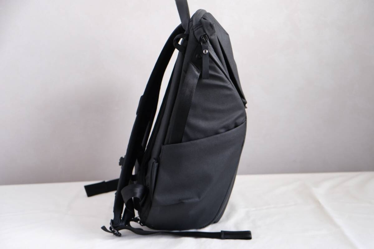 【極美品】Peak Design Everyday Backpack V1 20L ピークデザイン エブリデイ バックパック V1 20L ブラック_画像5