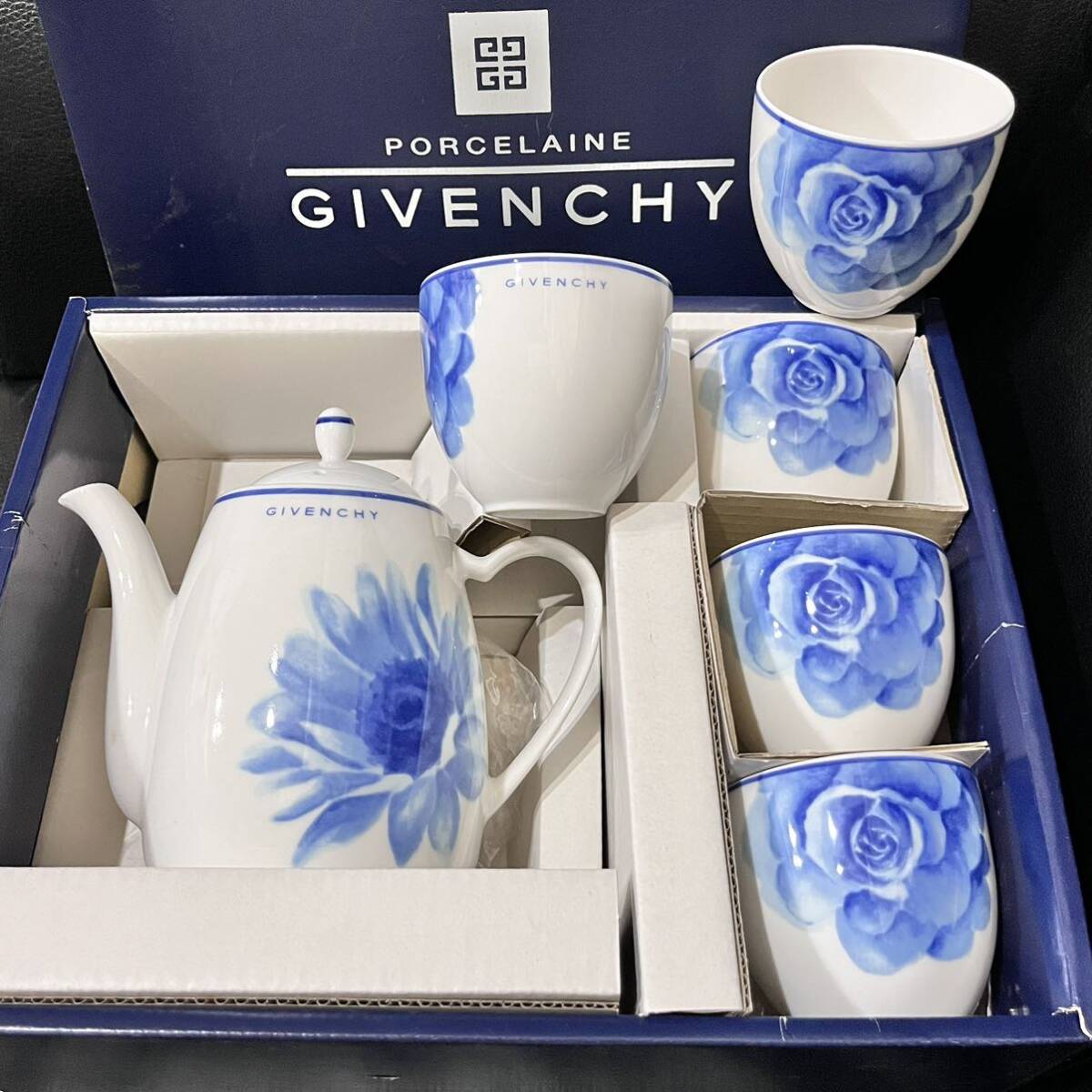 yamaka ジバンシー GIVENCHY 食器★ 茶器セット ポット・湯呑み×5客★ 未使用品 ★ ブルーフラワー 急須 フリーカップ_画像1