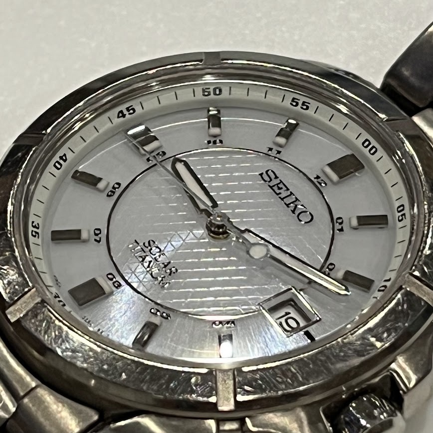 ★SEIKO★　セイコー　チタン　ソーラー　デイト　V145-0AX0　白文字盤　稼働品_画像5