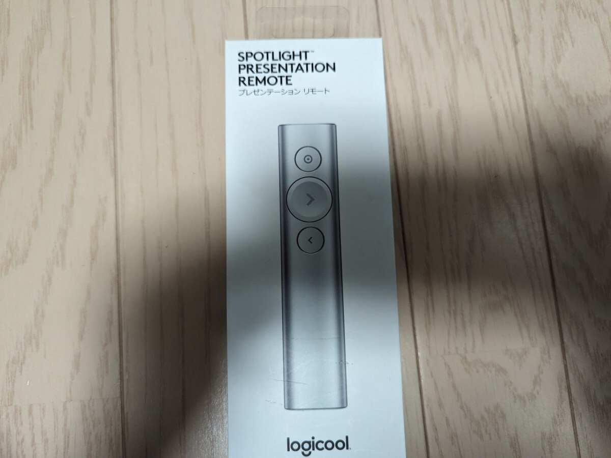 新品　未開封　Logicool ロジクール SPOTLIGHT ポインター R1000　シルバー　プレゼンター_画像1