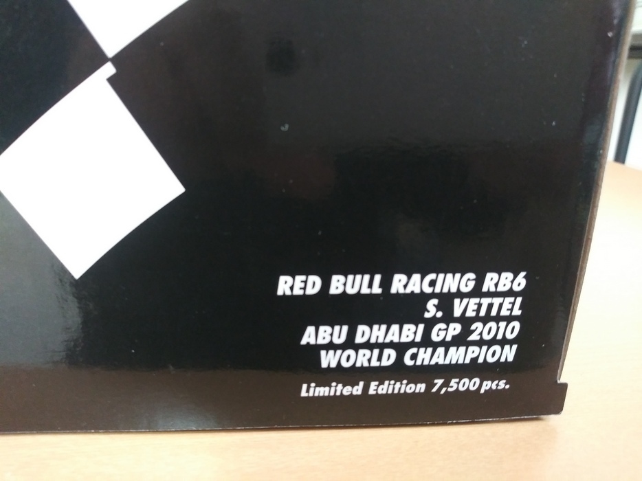 ミニチャンプス 1/18 レッドブル RB6 セバスチャン・ベッテル アブダビGP 2010年の画像10