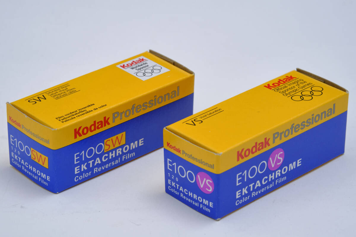 KODAK Ektachrome E100VS120 E100SW各1本合計 2本セットブローニーサイズカラーリバーサルフイルム期限切れ_画像1