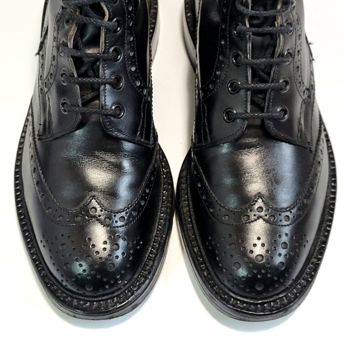 【美品】英国高級13万 トリッカーズ Trickers 革靴 箱付 モールトン UK 6.5 ドレスシューズ BEAMF ウィングチップ テーラードジャケットに