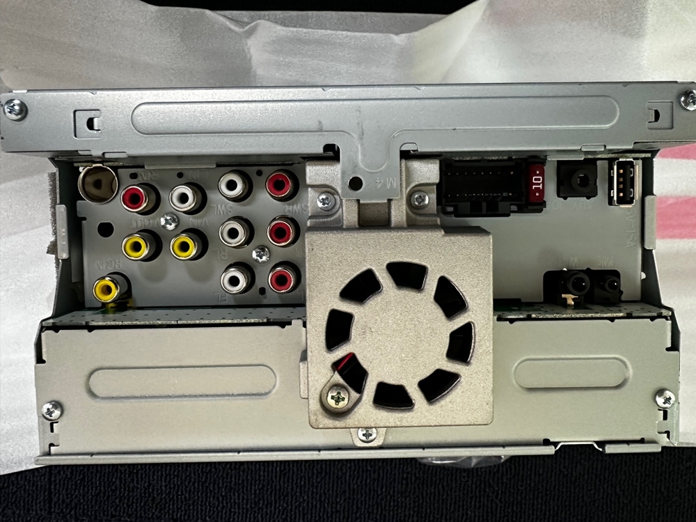 【未使用品】pioneer　モニター付きDVD・CD・USBプレイヤー（PVH-9300DVSZS）_画像3