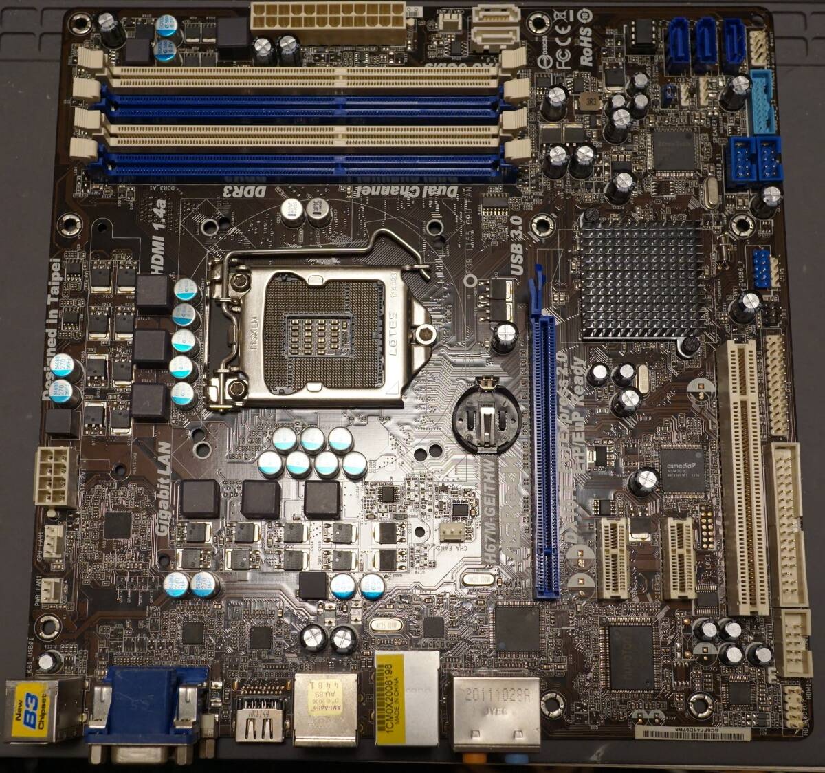 【動作確認済】ASRock H67M-GE/THW LGA1155 IOパネル付属 BIOS最新化 マザーボード_画像2