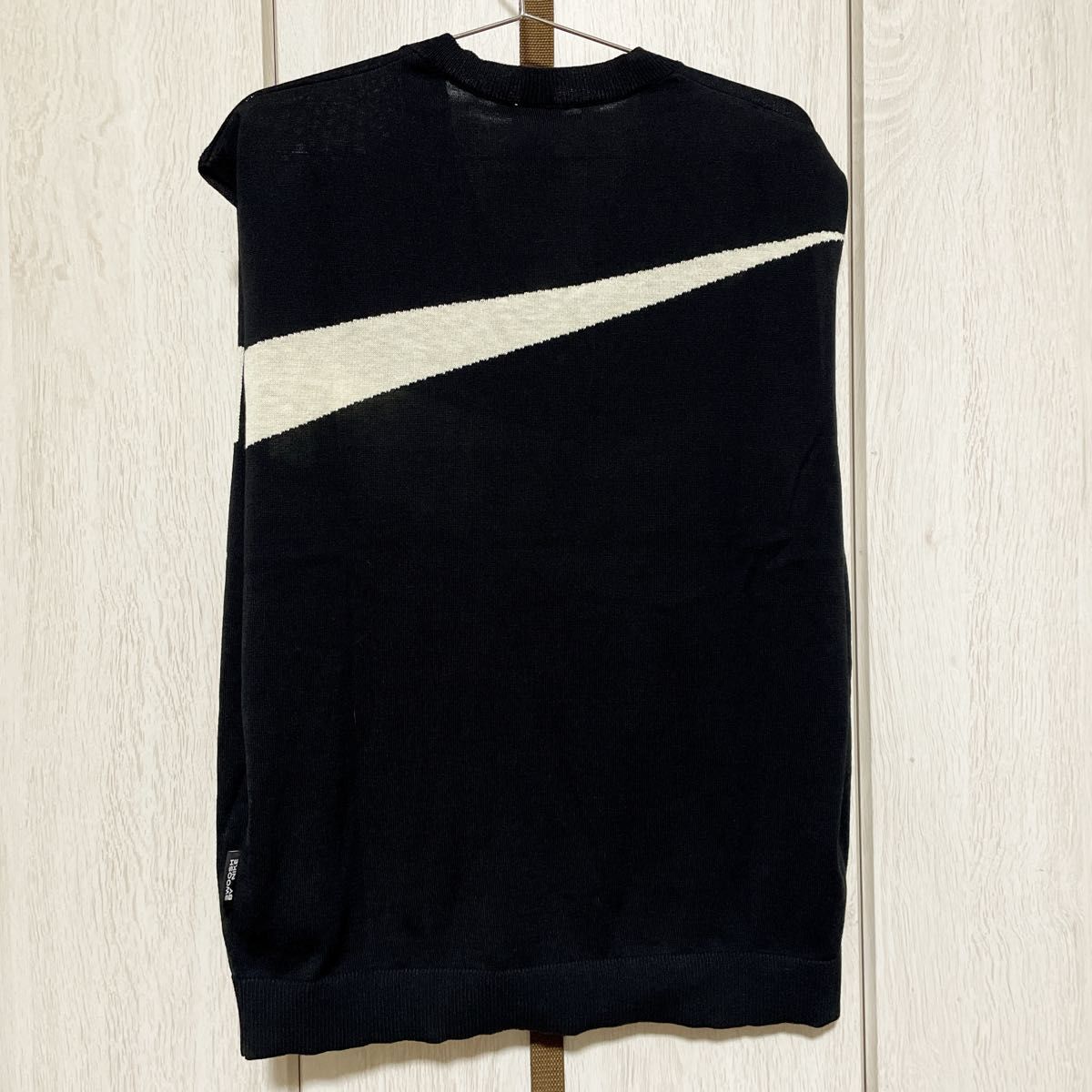 新品★定価9570円★NIKE★ニットベスト★スウッシュ★メンズ★Mサイズ