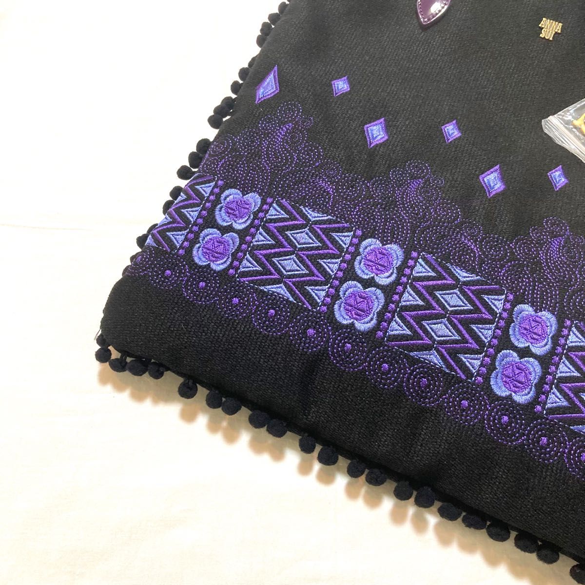 アナスイ ANNA SUI★刺繍 花柄 ペイズリー バタフライ 蝶チャーム付き トートバッグ 未使用