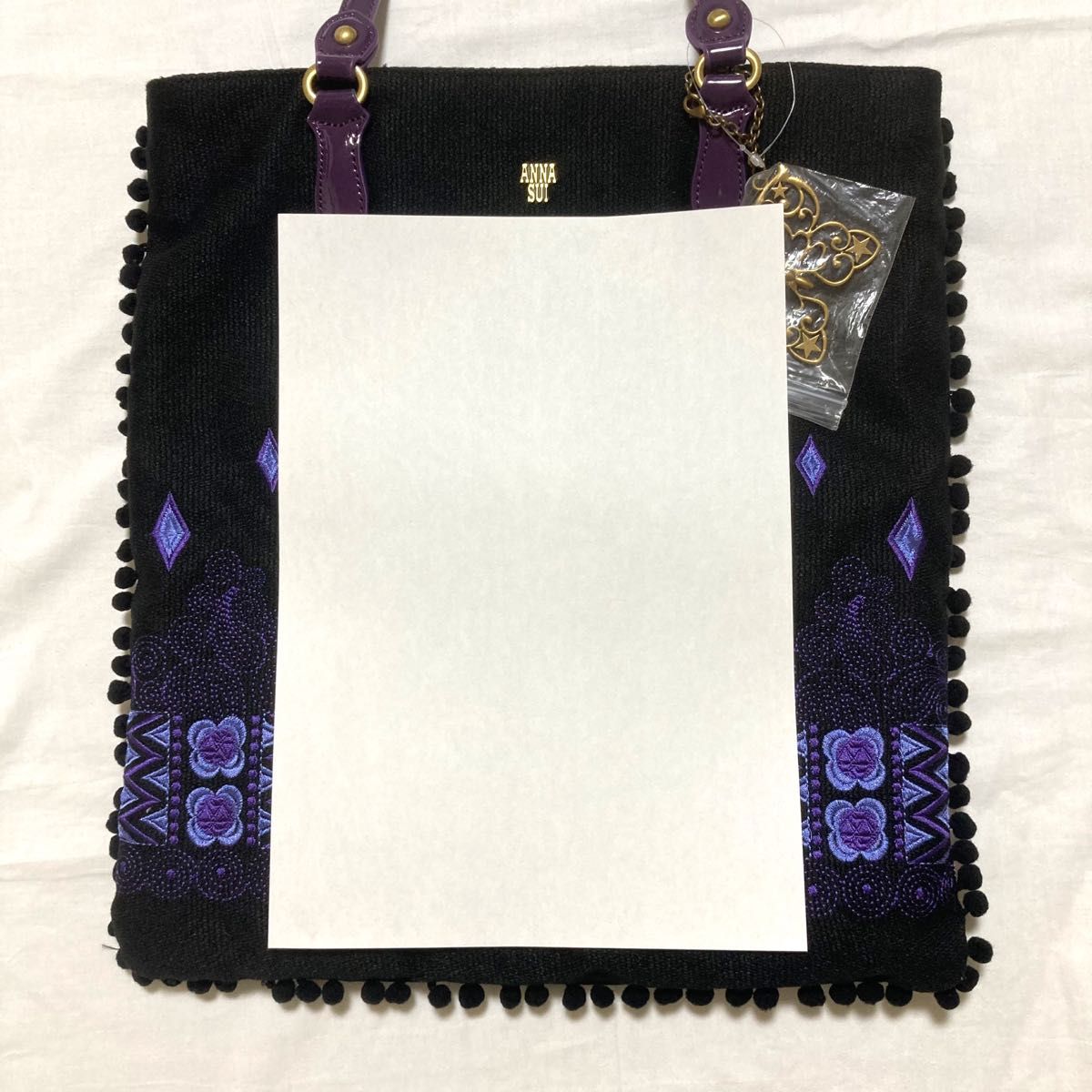 アナスイ ANNA SUI★刺繍 花柄 ペイズリー バタフライ 蝶チャーム付き トートバッグ 未使用