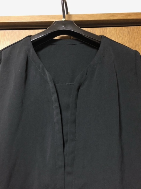 Vis ビスの黒の長袖ブラウス　制服　リクルートスーツのインナーに　フリーサイズ　M～L_画像2