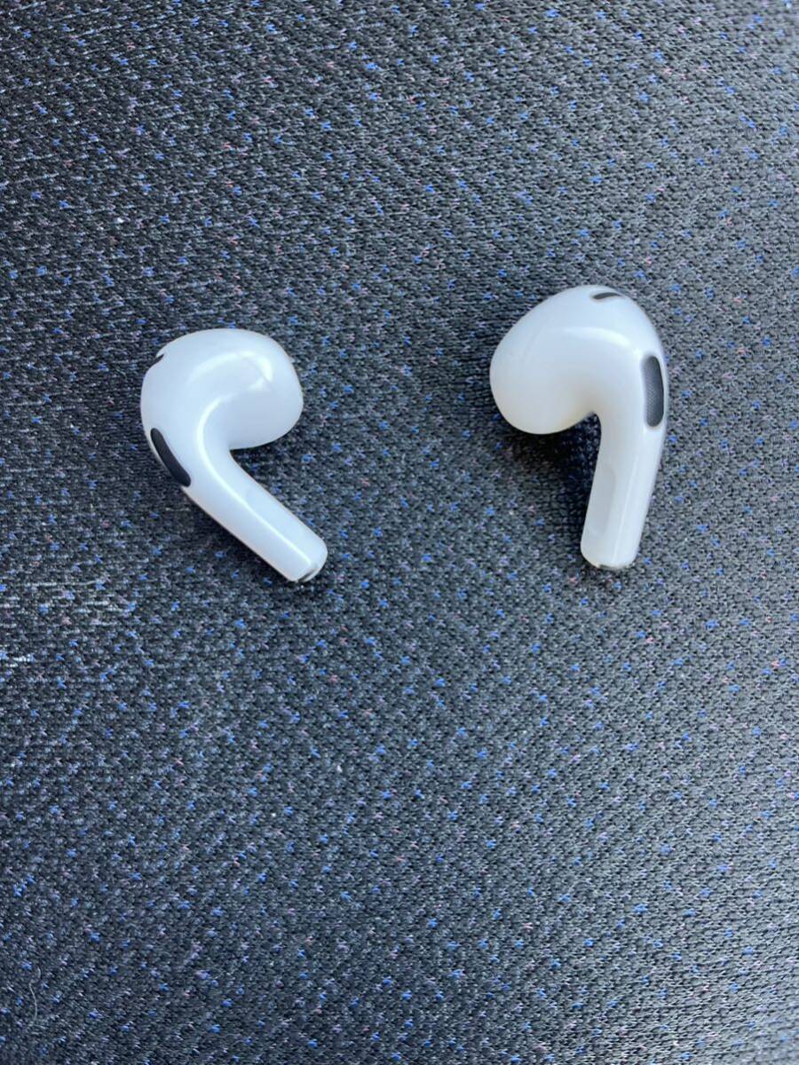 Apple AirPods 第3世代　MagSafe充電ケース_画像4