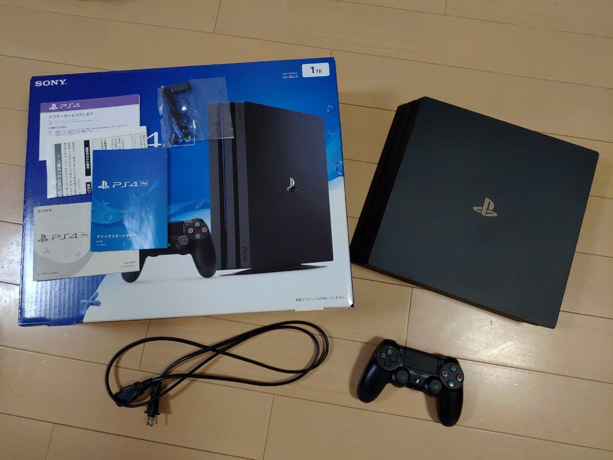 SONY PS4 Pro  ブラック CUH-7000B  ジェットブラック　 初期化済　中古品