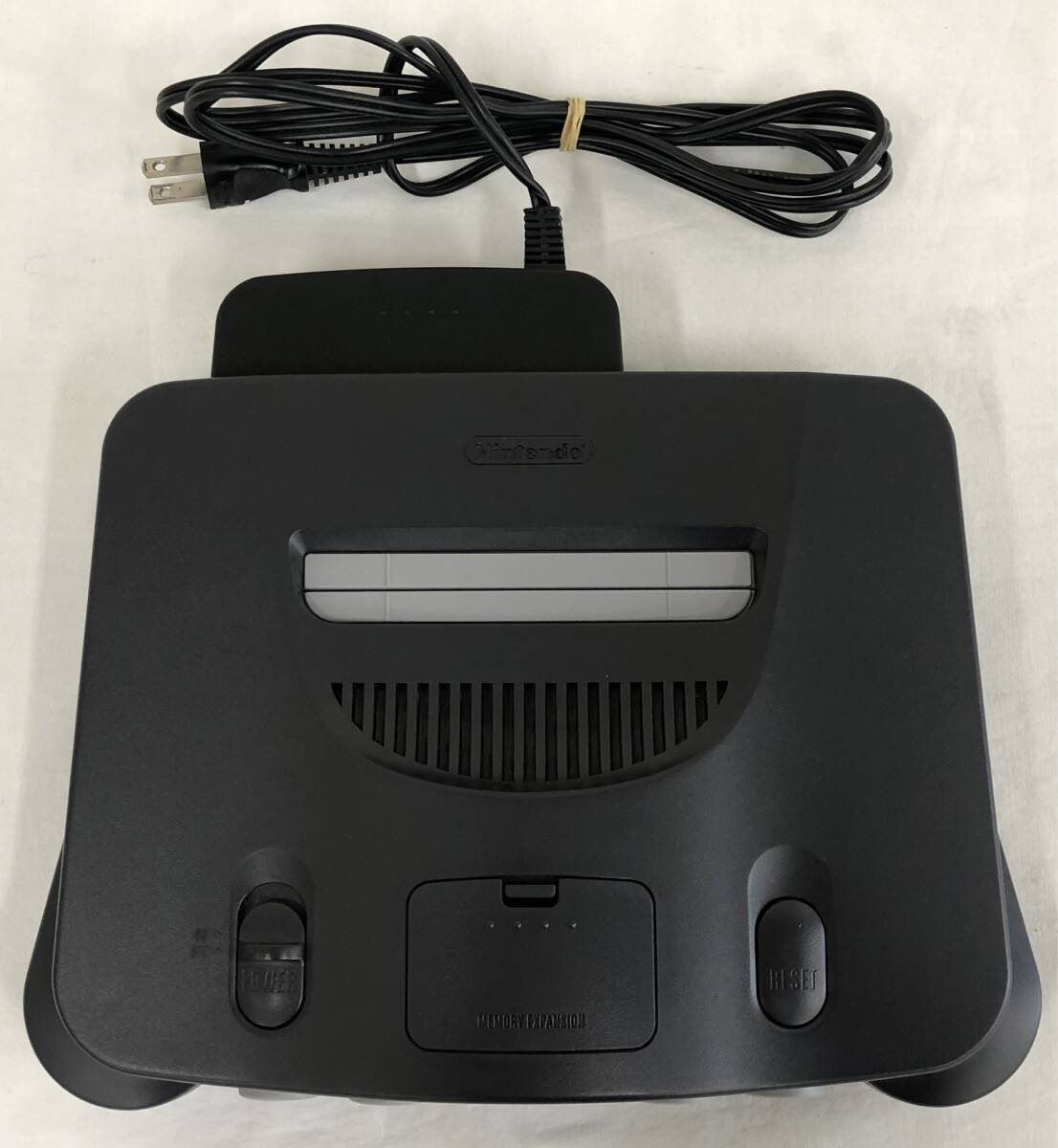 LA7526(034)-320/KH0【名古屋】Nintendo ニンテンドー 64 NUS-001 ゲーム機_画像2