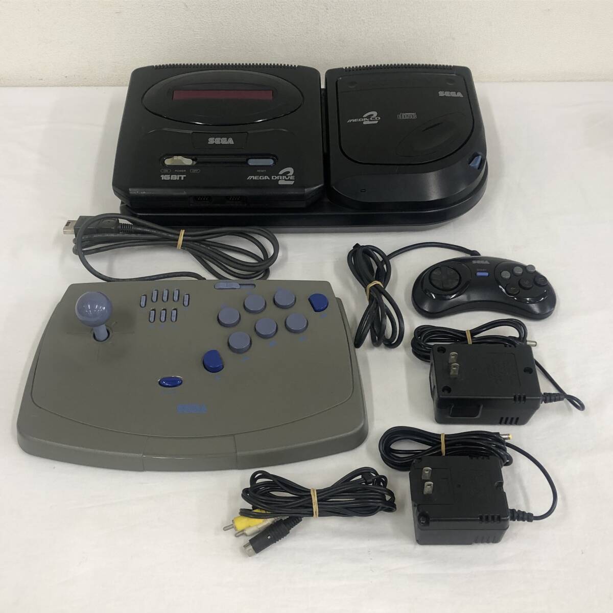 LA018323(041)-302/IK6000【名古屋】SEGA セガ MEGA DRIVE2 MEGA-CD2 HAA-2912 ゲーム機_画像1