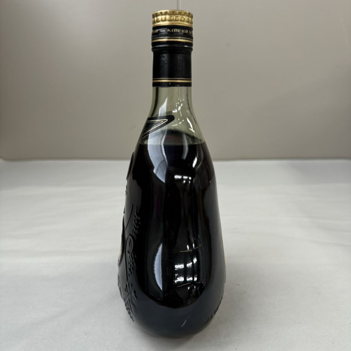 B18643(041)-170/IK20000　【千葉）酒　Hennessy　X.O　COGNAC　ヘネシー　コニャック　ブランデー　金キャップ　40%　700ml_画像2