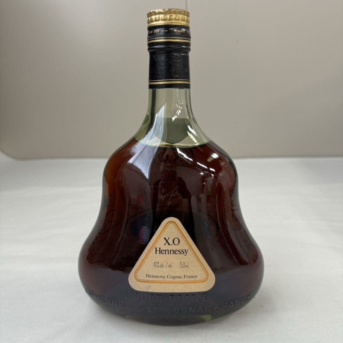 B18643(041)-170/IK20000　【千葉）酒　Hennessy　X.O　COGNAC　ヘネシー　コニャック　ブランデー　金キャップ　40%　700ml_画像3