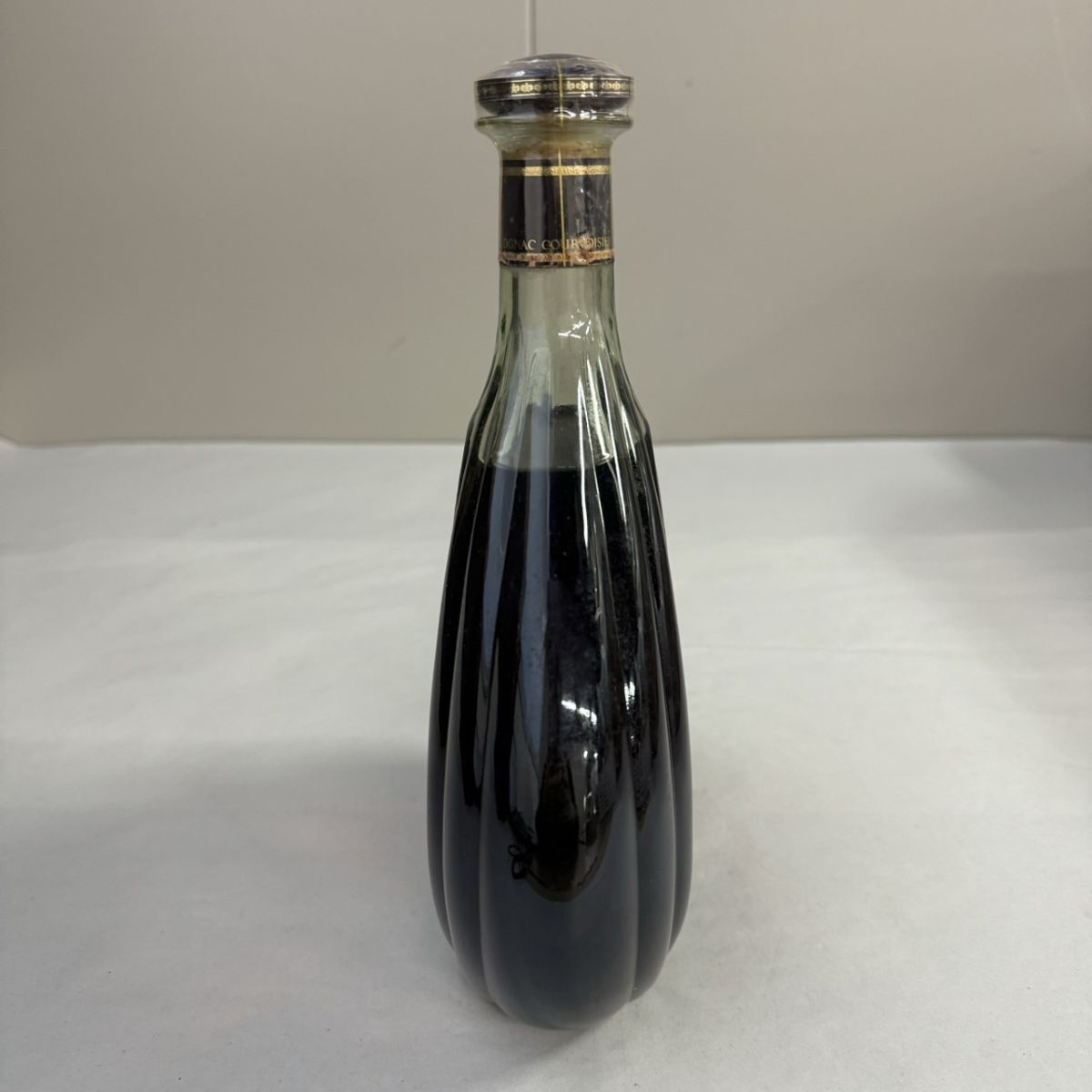 B15469(041)-159/SR3000　【千葉】酒　XO COURVOISIER　COGNAC　クルボアジェ XO　コニャック　ブランデー　1000ml　箱付き　_画像5