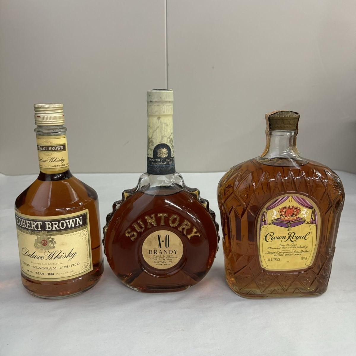 B13324(041)-156/MM3000 [ Chiba prefecture inside . shipping ] sake * including in a package un- possible 3ps.@ summarize ROBERT BROWN / SUNTORY X.O BRANDY / Crown Royal