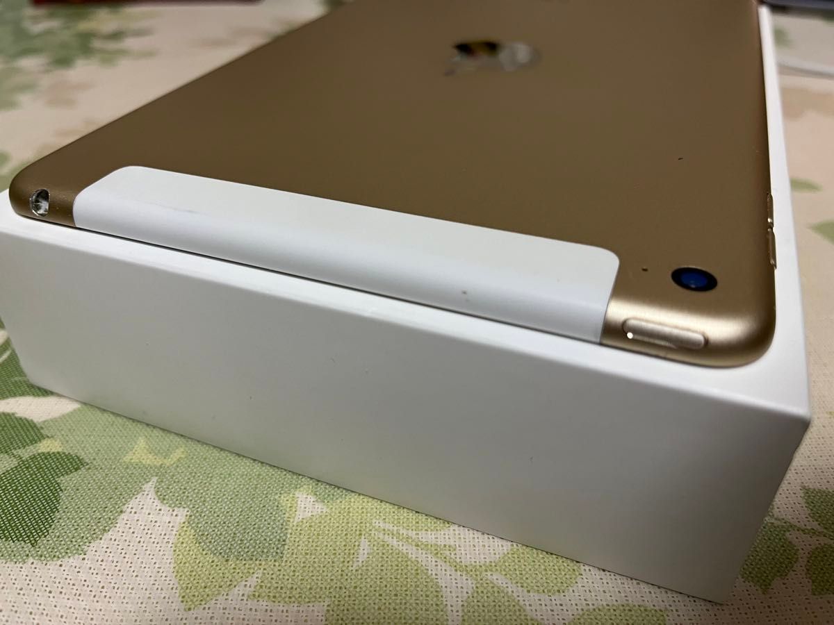 iPad mini4 セルラーdocomo 16GB  gold ジャンク