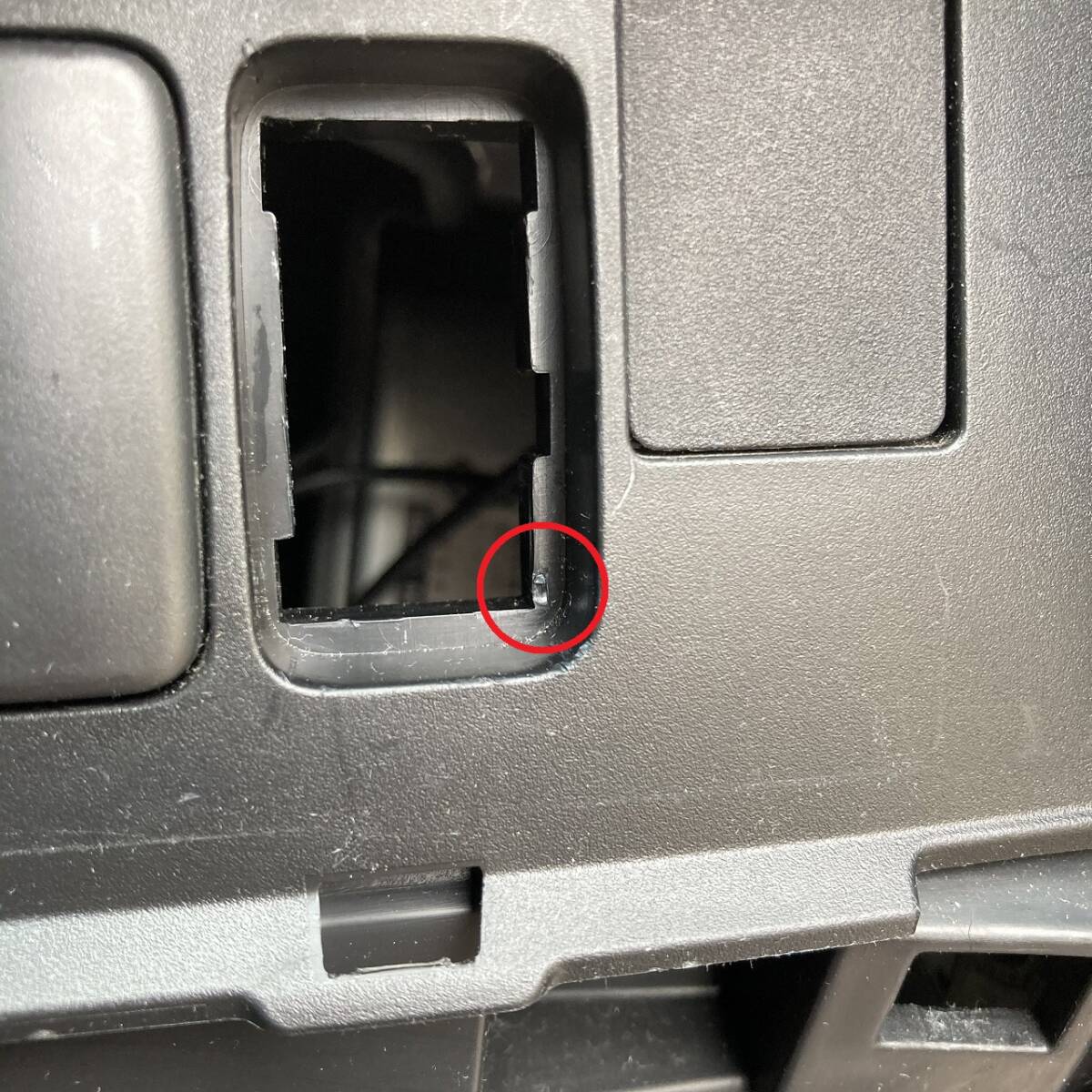 トヨタBタイプ LED 電圧表示 スイッチホール USBポート 急速充電 USB充電ポート 電圧計 ダイハツ ミラ ココア ムーヴ コンテ ハイゼットの画像3