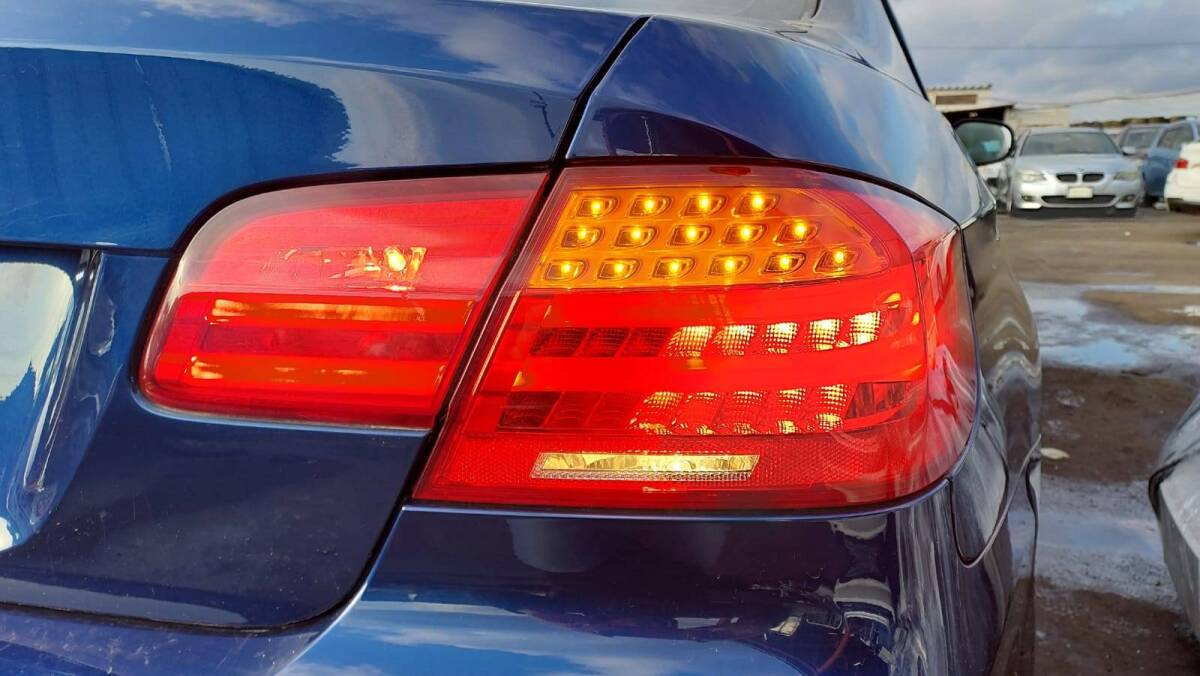 BMW 3シリーズ ( E92 ) 320i 335i M3 後期 純正 クーペ LEDテールランプ左右 4点 セット 点灯Ok レトロフィットハーネス付き_画像3