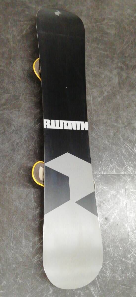 ◎◎ BURTON バートン スノーボード 約156cm ビンディング付 ステッカー多数 ホワイト系 スノボ ウインタースポーツ 32-75_画像5