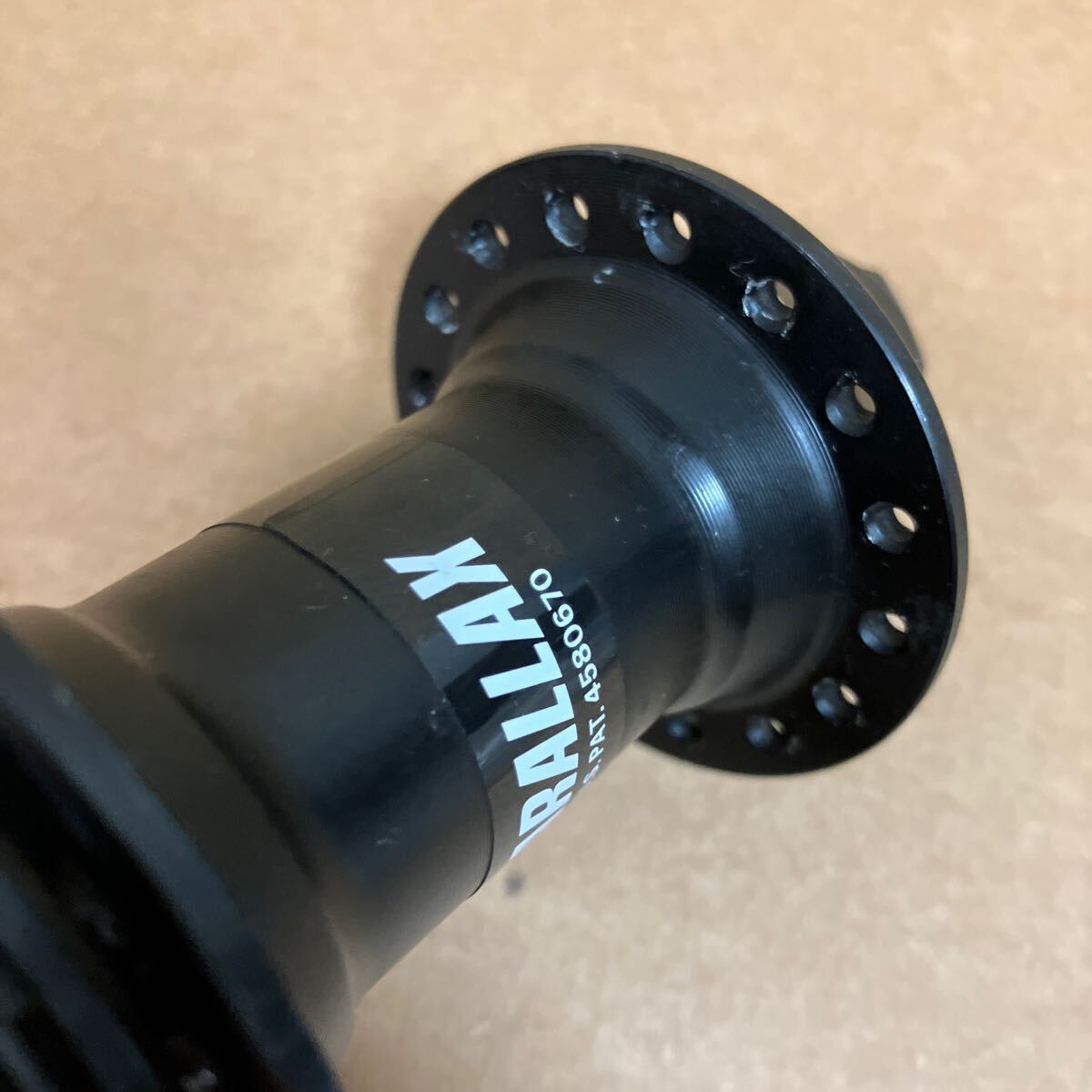 A Shimano FH-M565 Deore LX ハブ リア リヤ 8s 9s 10s 11s A Shimano FH-M565 Deore LX ハブ リア リヤ 8s 9s 10s 11s