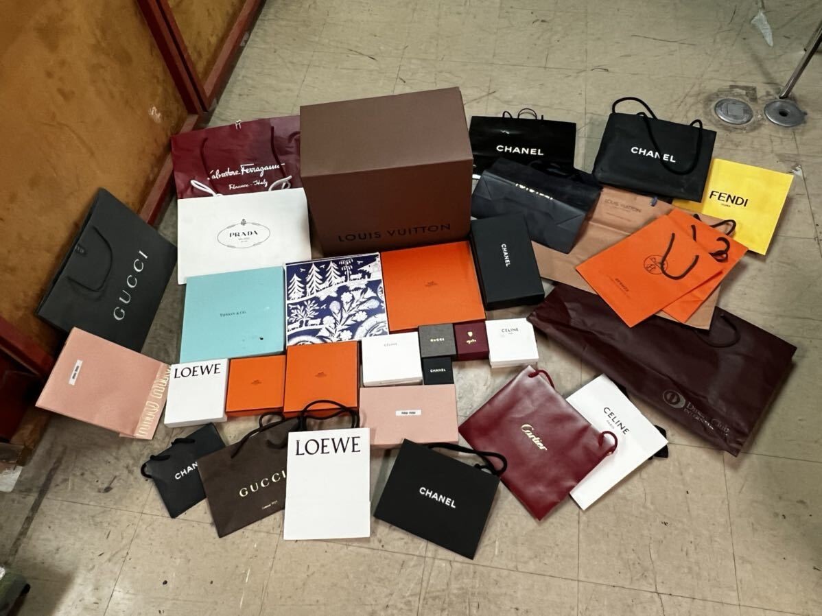 FJ0621 ブランド 空箱 紙袋 まとめ エルメス ルイヴィトン LOUIS VUITTON Loewe ロエベ CELINE HERMES セリーヌ など ギフト ショッパー_画像1